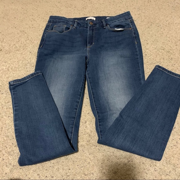Jessica Simpson Denim - High rise Jessica Simpson jeans Like new size 8/29
